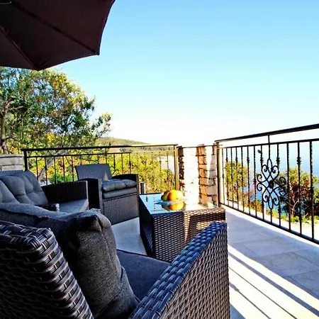 Holiday Dona Maria - Three Bedroom House With Pool And Sea View Blato (Korcula)