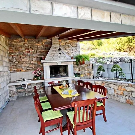 Apartment Holiday Dona Maria - Three Bedroom House With Pool And Sea View
